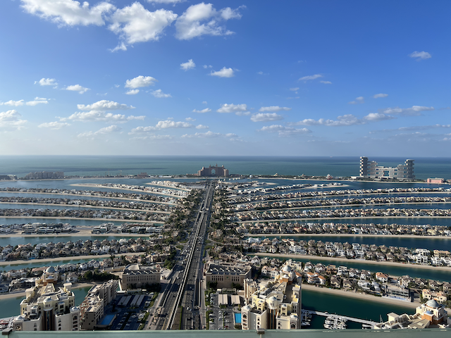 Dubai / AURA Sky Pool