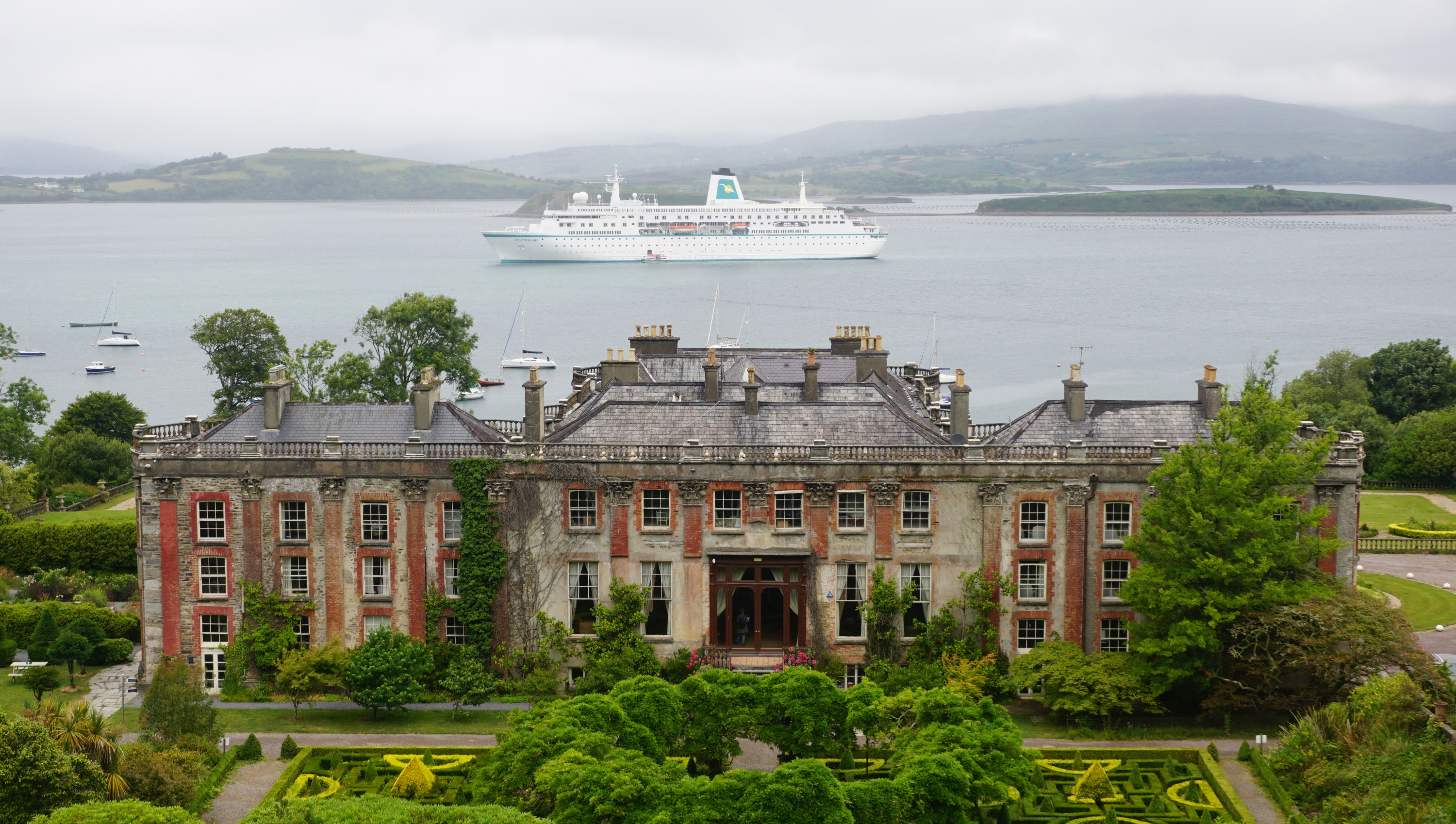 Bantry Bay in Irland mit MS Deutschland Juni 2023