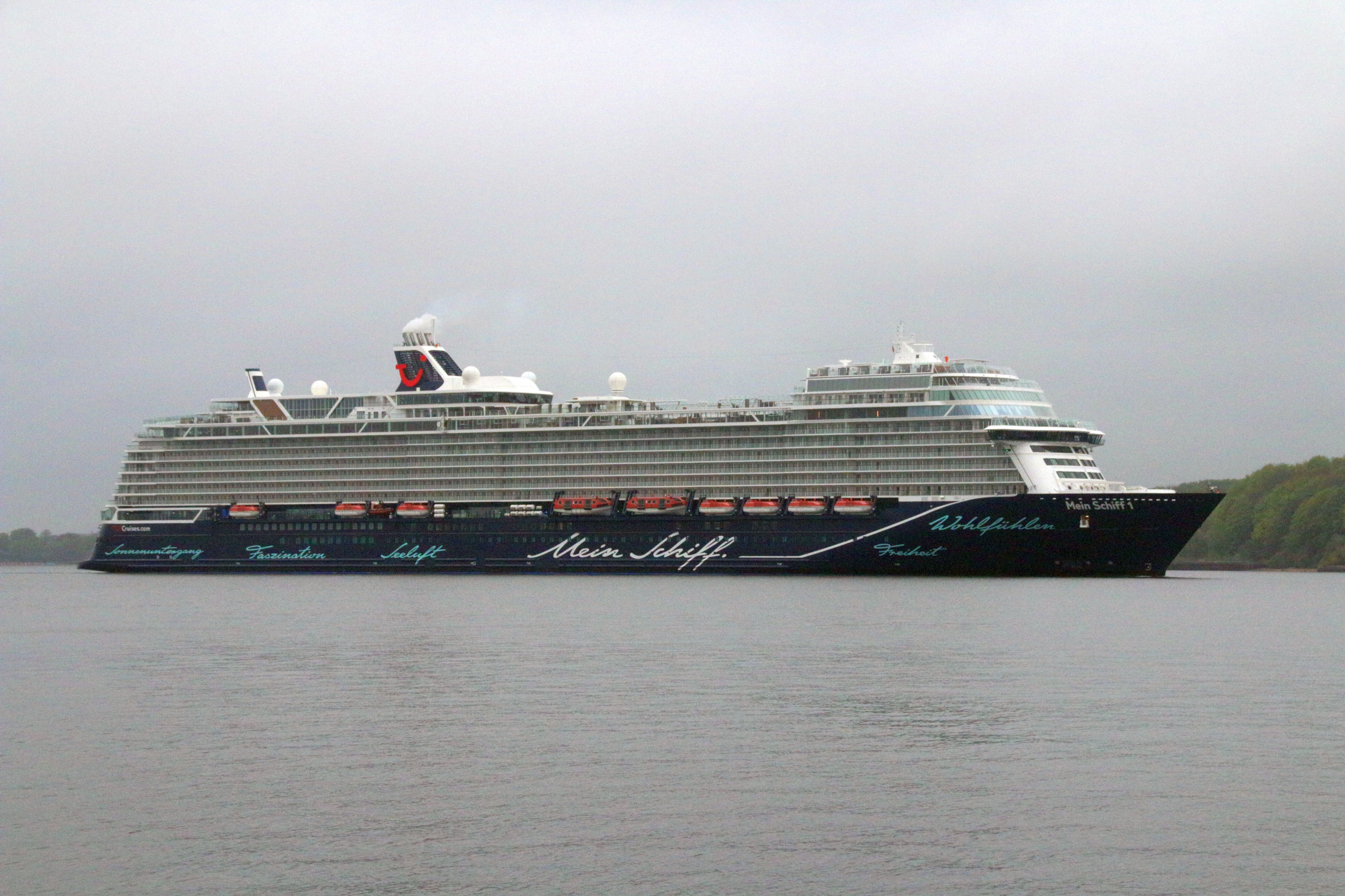 Mein Schiff 1 Ankunft Kiel am 14.05.2021 / 9:30 Uhr