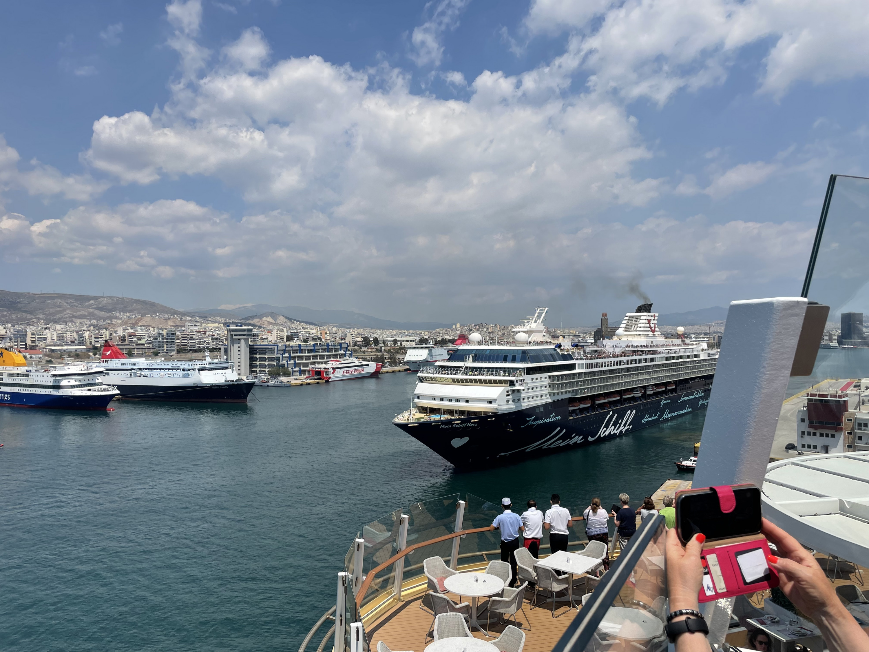 Flottentreffen  Mein Schiff 5 und Mein Schiff Herz in Piräus
